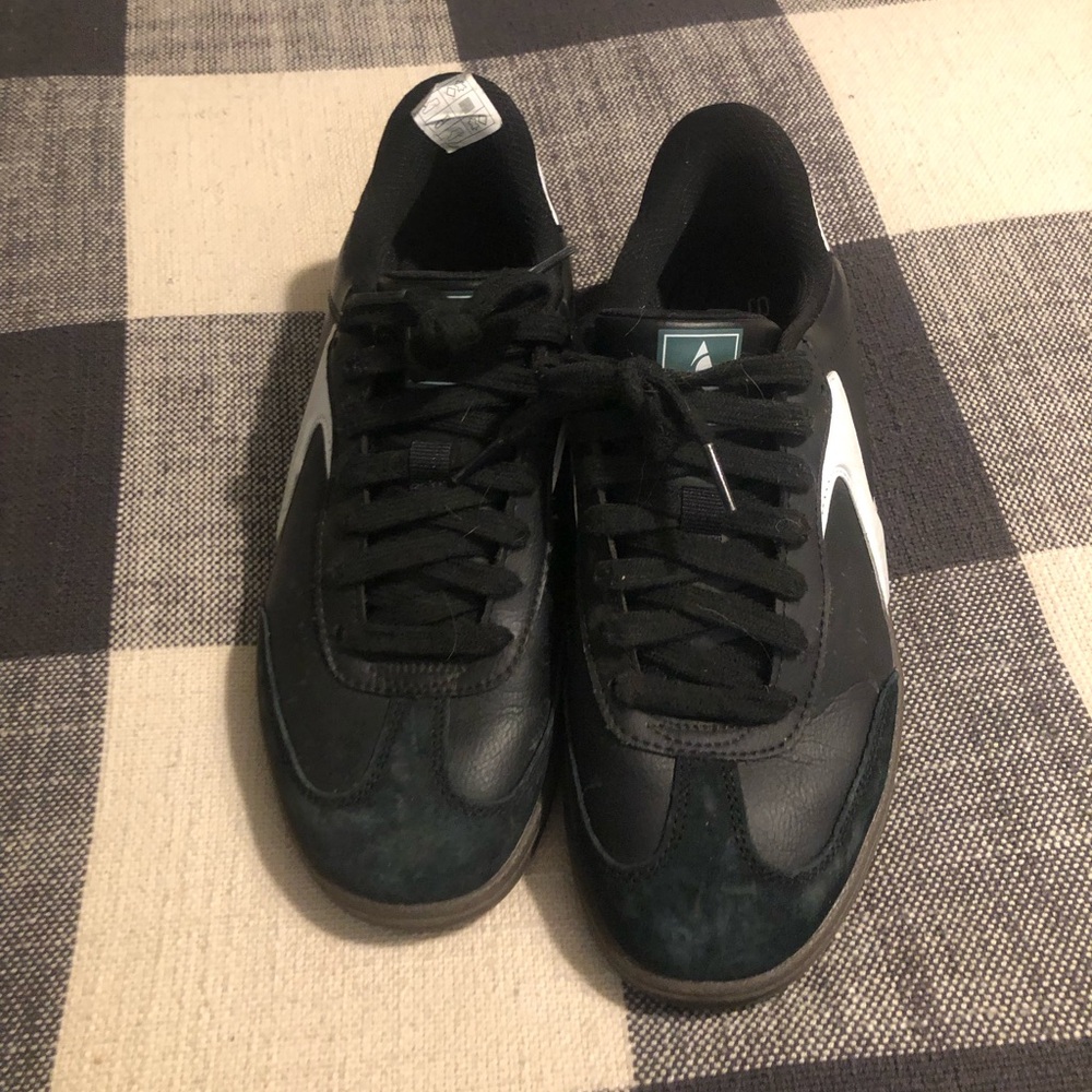 Sketchers Men’s Black & White Casual Sneakers
